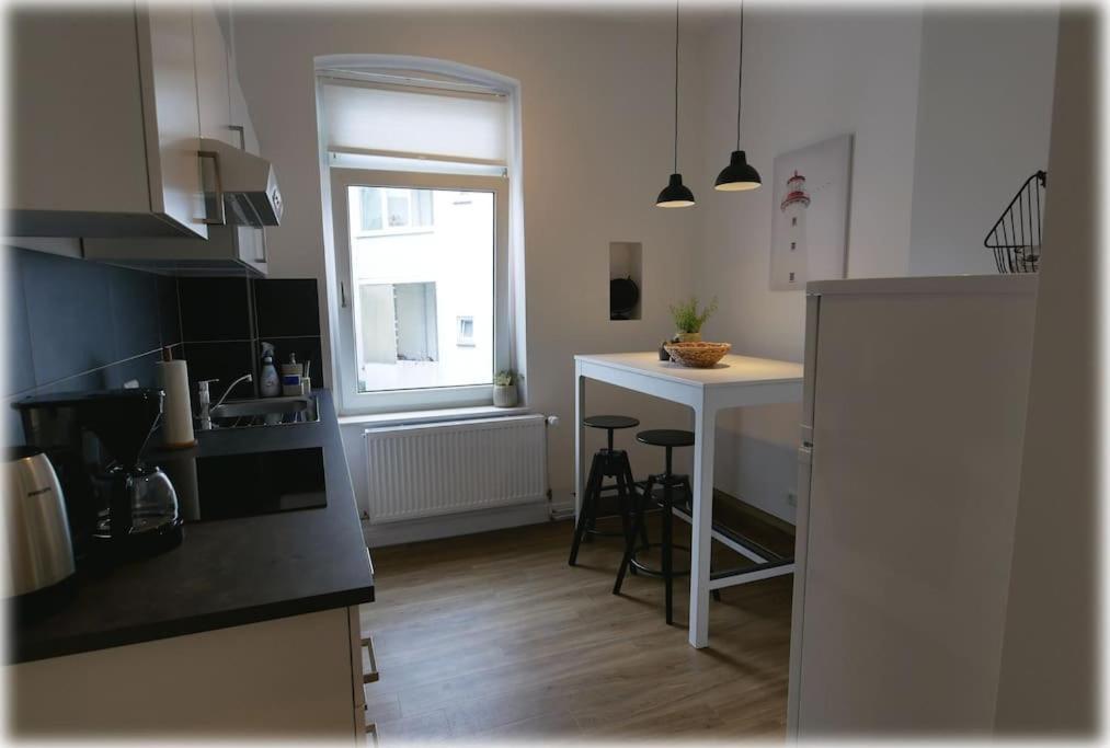 Gemuetlich - 2 Zimmer-Altbau, 24H Check-In Kiel Buitenkant foto